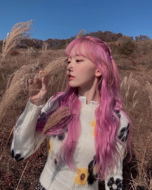 櫻花粉是2021的大勢夢幻髮色,除了超顯白之外,粉嫩的顏色還能增添不少少女氣質!