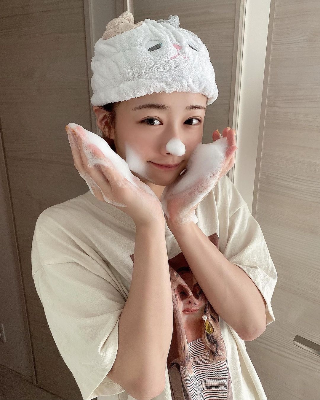 想肌膚喝飽水但又懶得每天敷面膜？濕敷絕對是各位懶女生的最佳選擇，敷對了效果更好比日日勤敷面膜！想知道濕敷Dos and don'ts？