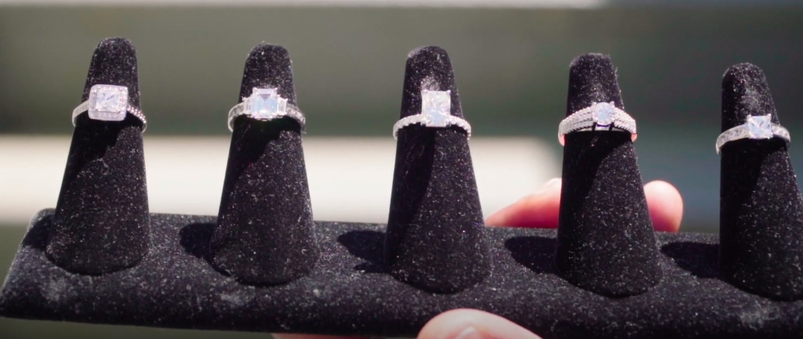 豪氣男友求婚送5款絕美鑽戒任揀