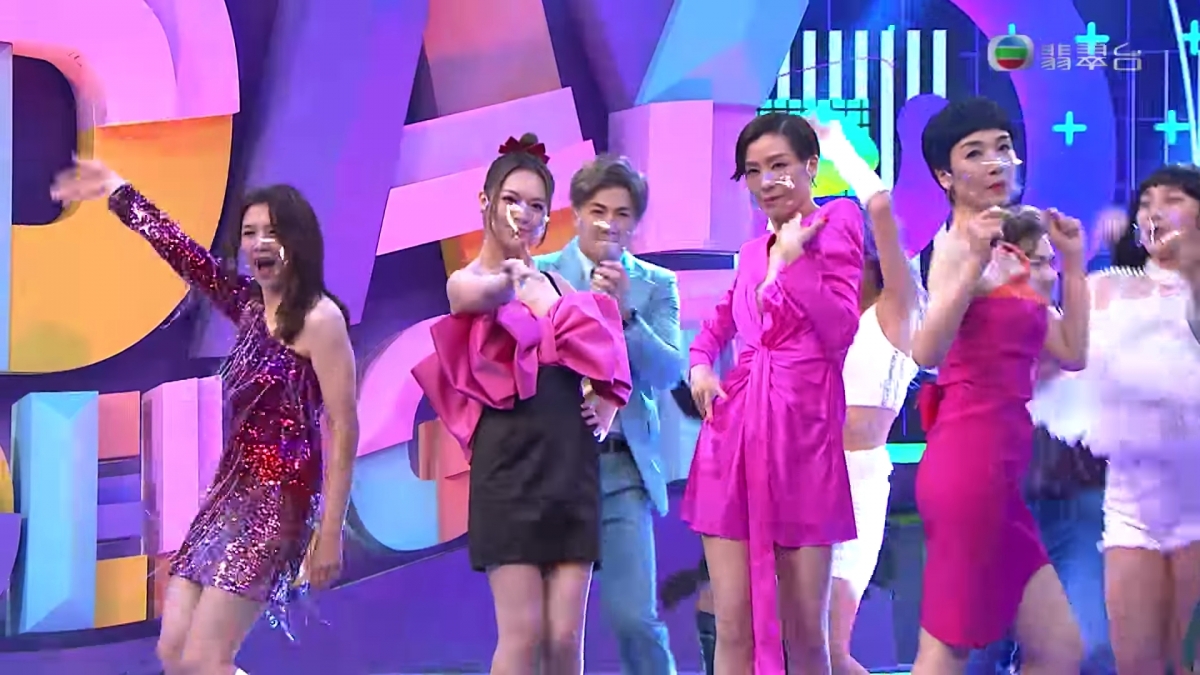 《開心大綜藝》王祖藍反串扮特首!惡搞「疫情記者會」抽姜濤水韓團BTS、BLACKPINK跳舞