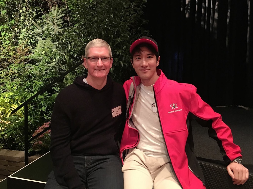 王力宏以前在太陽谷演講期間,認識到Tim Cook,兩人更成為好友,私底下交情原錯。
