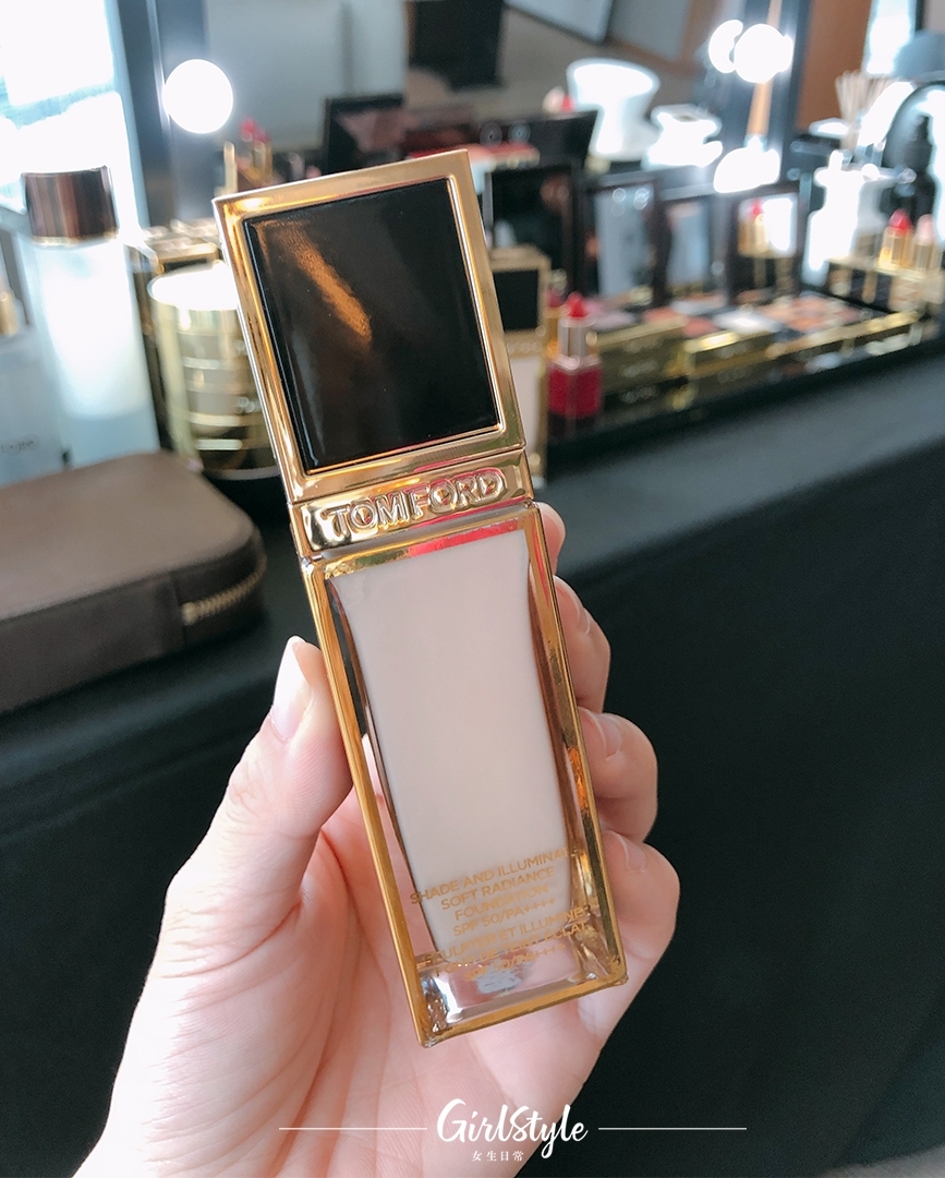 粉底液推薦2021|TOM FORD這款立體柔光粉底乳持妝度極佳,輕抹就可完美均勻膚色~