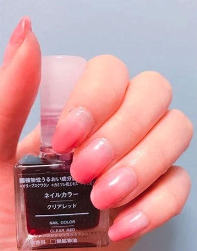 最後的一款就是早前被熱捧的「血色指甲油」!超水亮的粉色。它還可以當作漸層用,