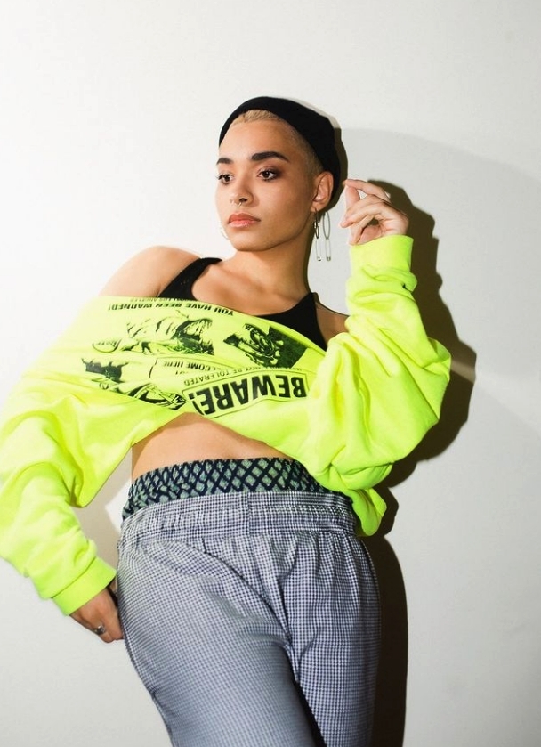 《飛天小女警》真人版主演定妝照曝光/講述20多歲的小女警故事/毀童年