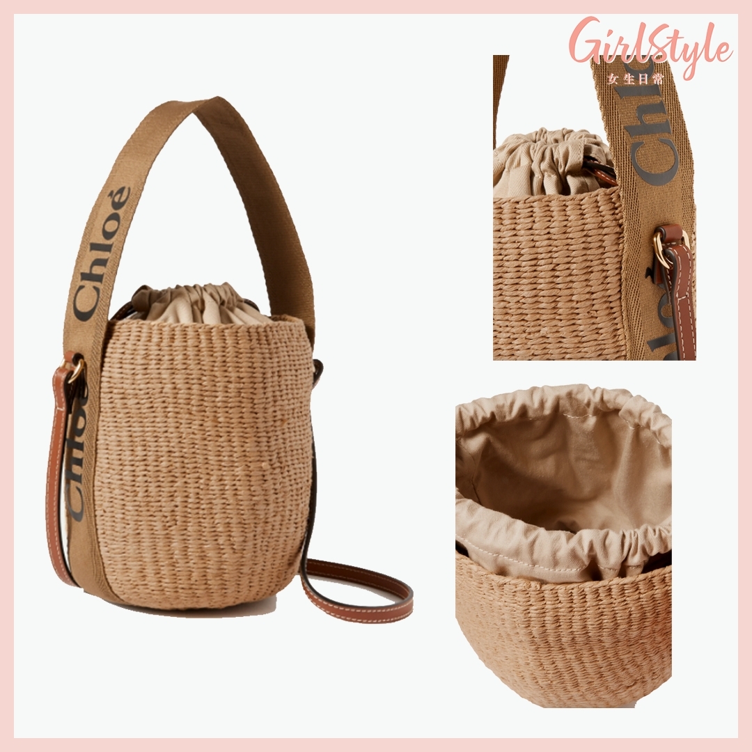 【名牌手袋2021/藤編手袋】CHLOÉ Woody small leather-trimmed striped raffia tote