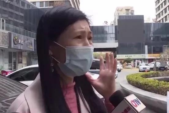 女子到醫院想討回公道,院方雖然承認今次整容失敗,但也認為她臉上只是藥物的併發症引起