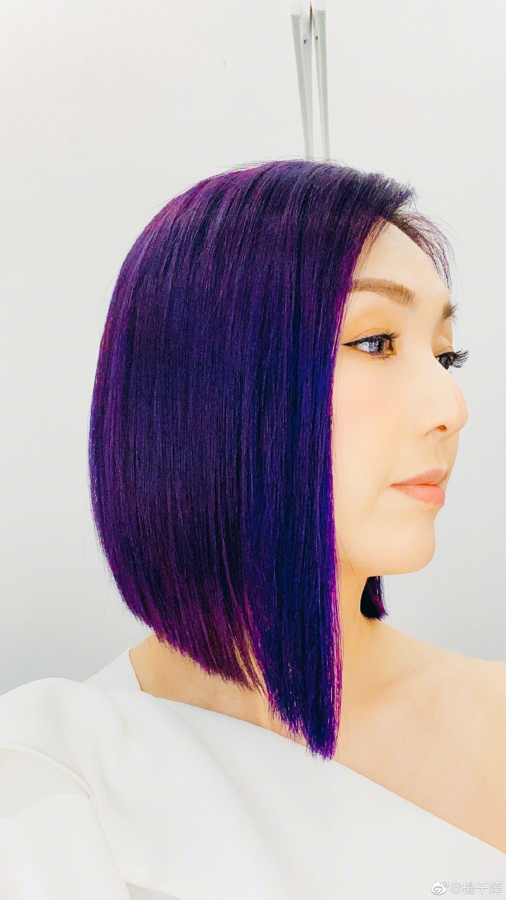 而屢受網民熱議的楊千嬅亦是其中一員，近日她更進駐內地社交平台「小紅書」分享生活日常