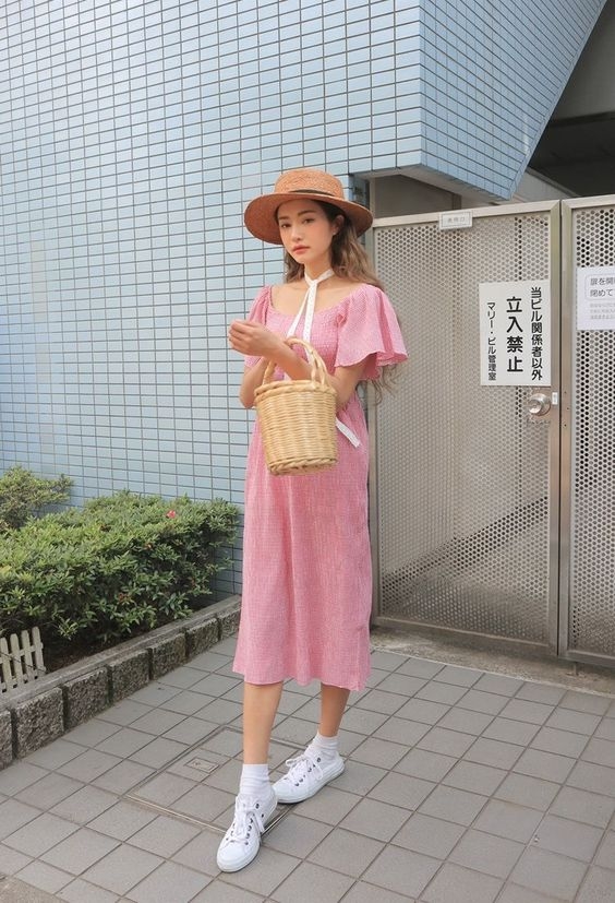 【2021春夏穿搭】狙擊男心!5大優雅可愛「櫻花色」約會造型,收獲桃花的必備時裝秘笈