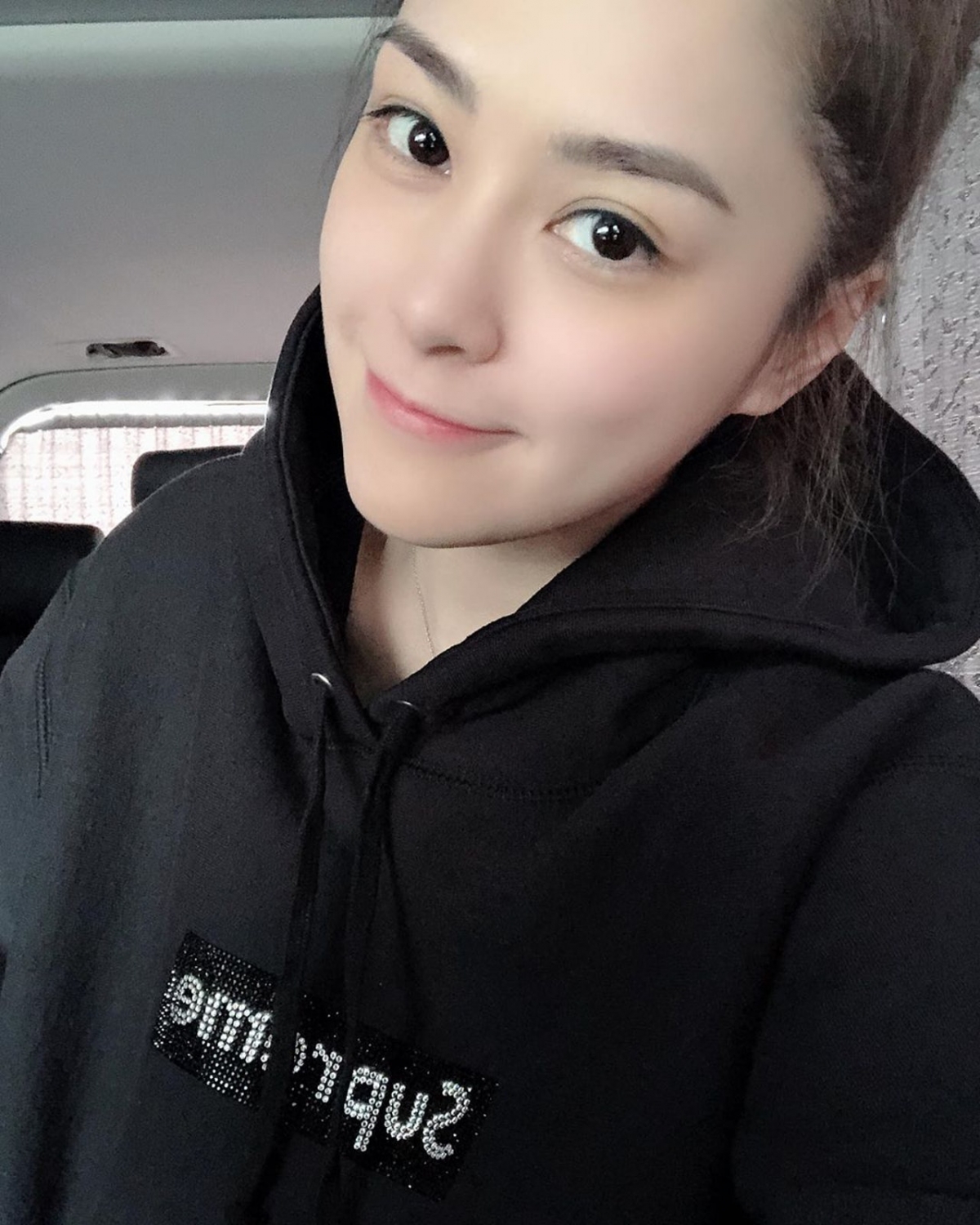 40歲的鍾欣潼(阿嬌)一早就是公認的「零死角女神」,無論那一個角度都依然很好看!