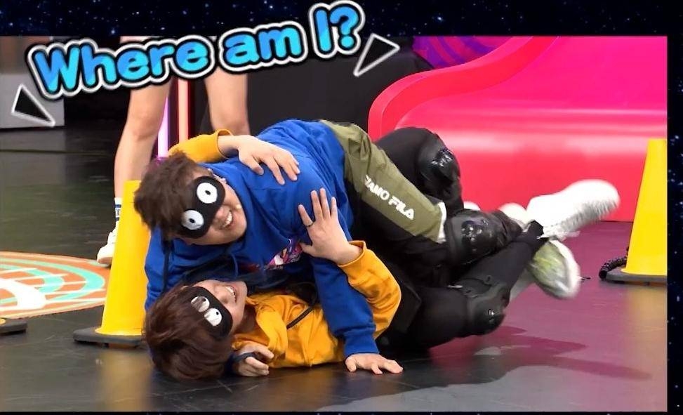 考有Feel｜MIRROR隊姜濤和Stanley對戰ERROR隊肥仔和阿Dee，姜濤在遊戲中超落力，竭盡所能攬實敵隊肥仔