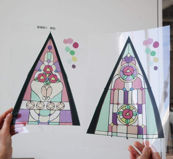 日本推唯美「山茶花彩繪玻璃傘」,光線下折射彩色影子,宛如置身哥德式教堂