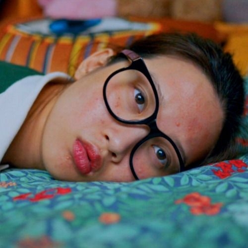 港媽偏心生得靚細妹,當面嘲家姐「一定嫁唔出」,家姐最終反成人生贏家?網民:內涵更重要