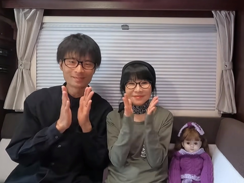 母子戀|最後Aki勇敢的把自己真實的年齡說出來,對此Yoshitaka雖然感到震驚,但也欣然接受