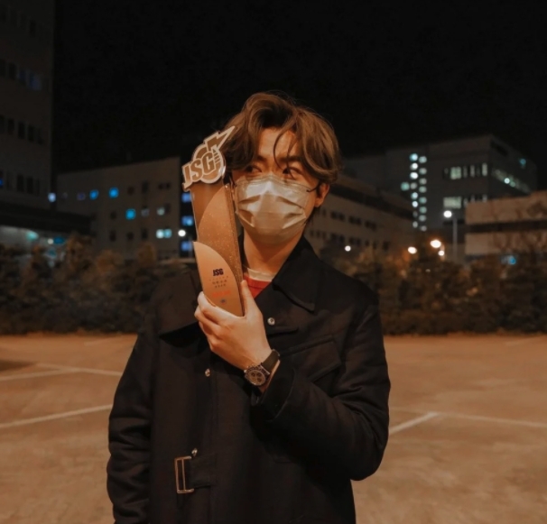 洪卓立在唱完自己派台新曲《你那邊好嗎》後,被陳海琪狠批他的演繹差,在情感方面出錯