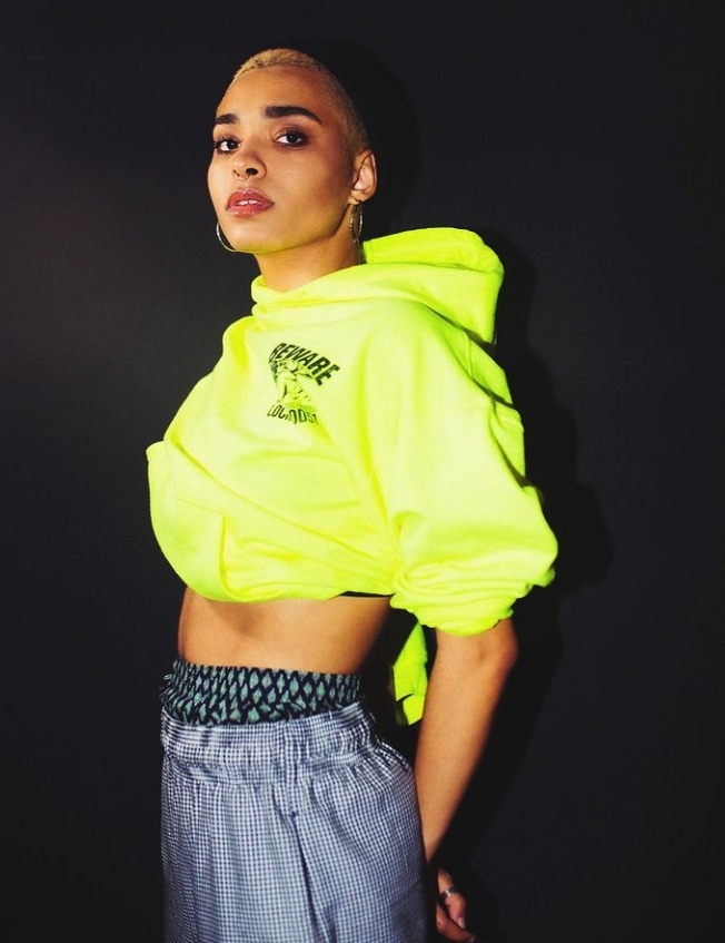 《飛天小女警》真人版主演定妝照曝光/講述20多歲的小女警故事/毀童年