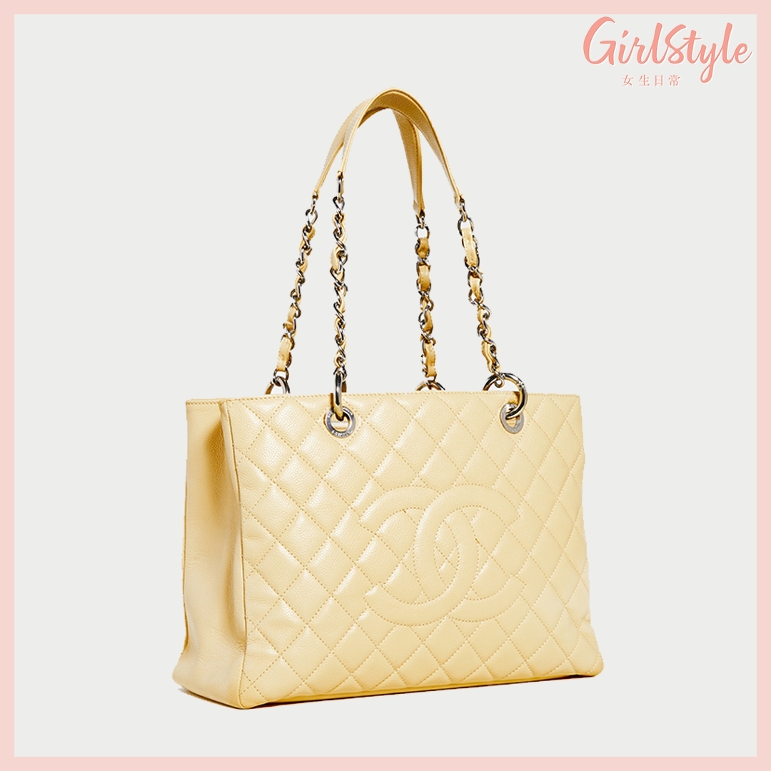 【粉嫩系名牌手袋2021】Chanel除了一般的flag bag,其實這款Beige Caviar Bag容量大,可以裝到超多物件