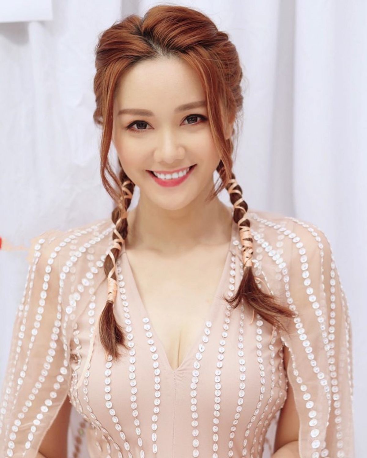 【微胖女星】雖然湯洛雯是瘦了不少,但是身型仍是帶有肉感,絕對是微胖女神!