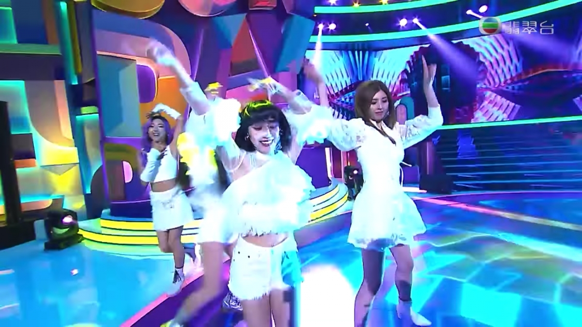 《開心大綜藝》王祖藍反串扮特首!惡搞「疫情記者會」抽姜濤水韓團BTS、BLACKPINK跳舞