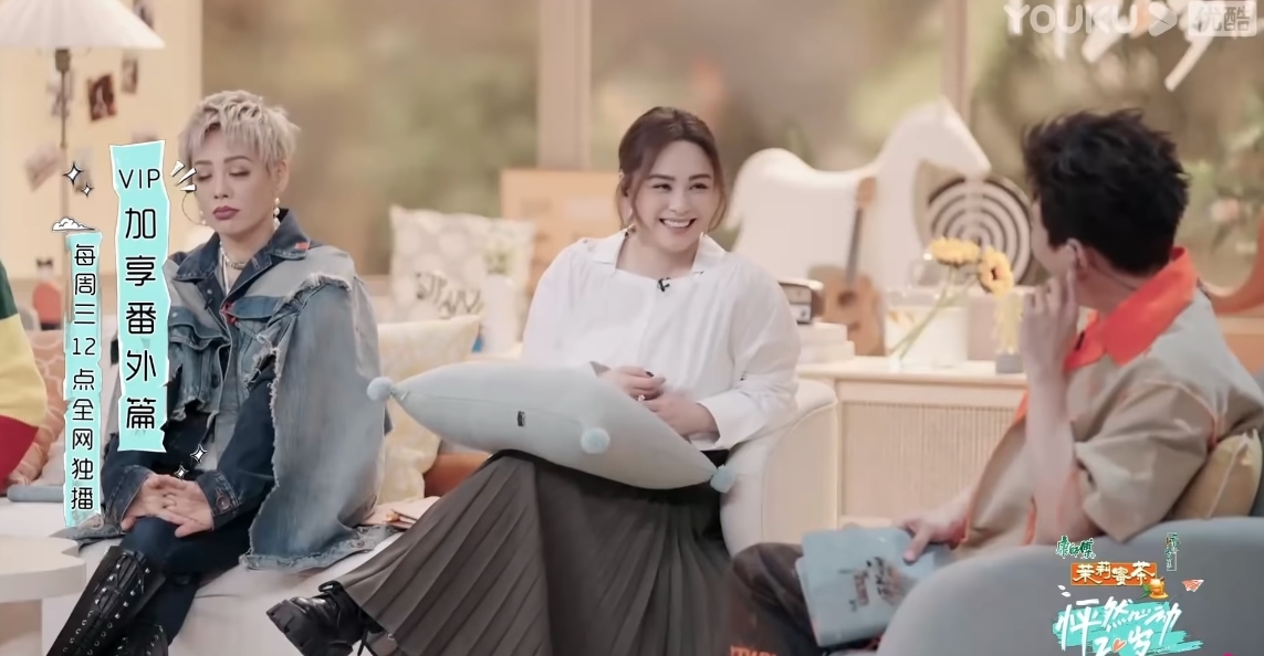 近日阿嬌拍攝大陸綜藝節目《怦然心動20歲》而再度於銀幕上現身，久久沒有正式露面的阿嬌看起來神采飛揚，精神亦相當飽滿！