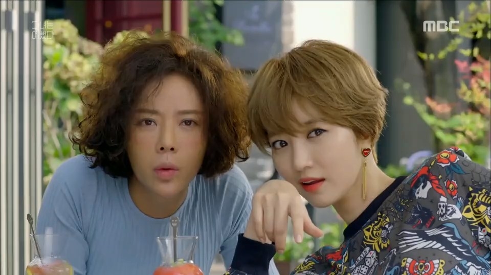 港媽偏心生得靚細妹,當面嘲家姐「一定嫁唔出」,家姐最終反成人生贏家?網民:內涵更重要