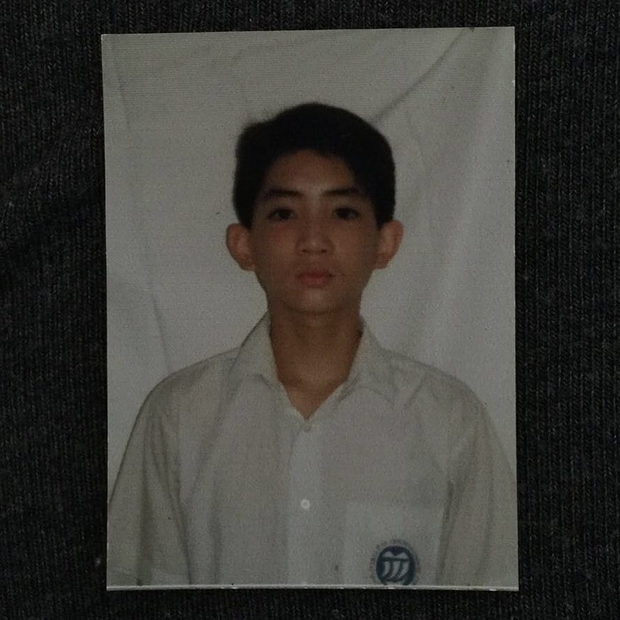 Mirror隊長Lokman小時侯就已經擁有精靈雙眸，即使現在長大後，雙眼都依然與小時侯很相似