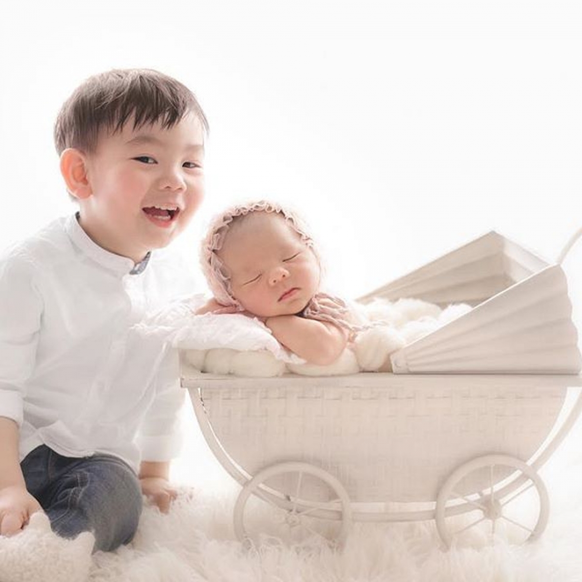 混血兒星二代|官恩娜於2015年與中法混血兒老公 Juan-Domingo 結婚,誕下大仔 Gabriel 及細囡 Aurelie
