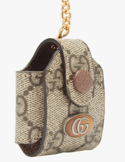 Gucci經典老花面料配上金色鏈帶,用上的是GG Supreme帆布