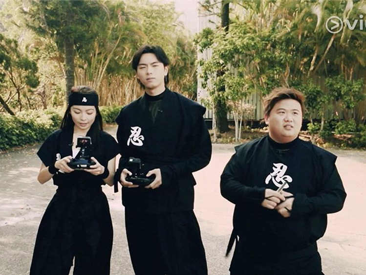 陳海寧早前被傳出與193有著非一般的關係!她的幾張照片都被翻出與193的生活照超相似,疑似是二人秘密拍拖的證據。不過,ViuTV再一貫作風毫不避嫌,在節目中讓她和193有更多互動