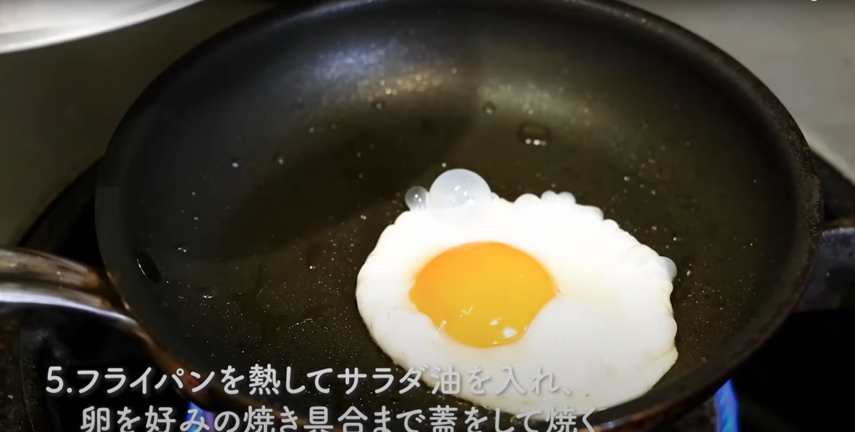 【簡易甜品食譜】夏日必備!日本大熱「雪米糍蘋果多士」,跟米芝蓮主廚學做脆軟兼備的香甜口感