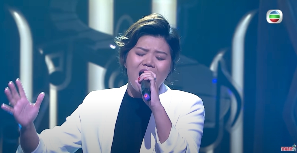 聲夢傳奇｜鄧小巧與林欣彤同是參加TVB《超級巨聲》而入行的歌手，早年登上《流行經典50年》時就曾唱出《沒有你還是愛你》