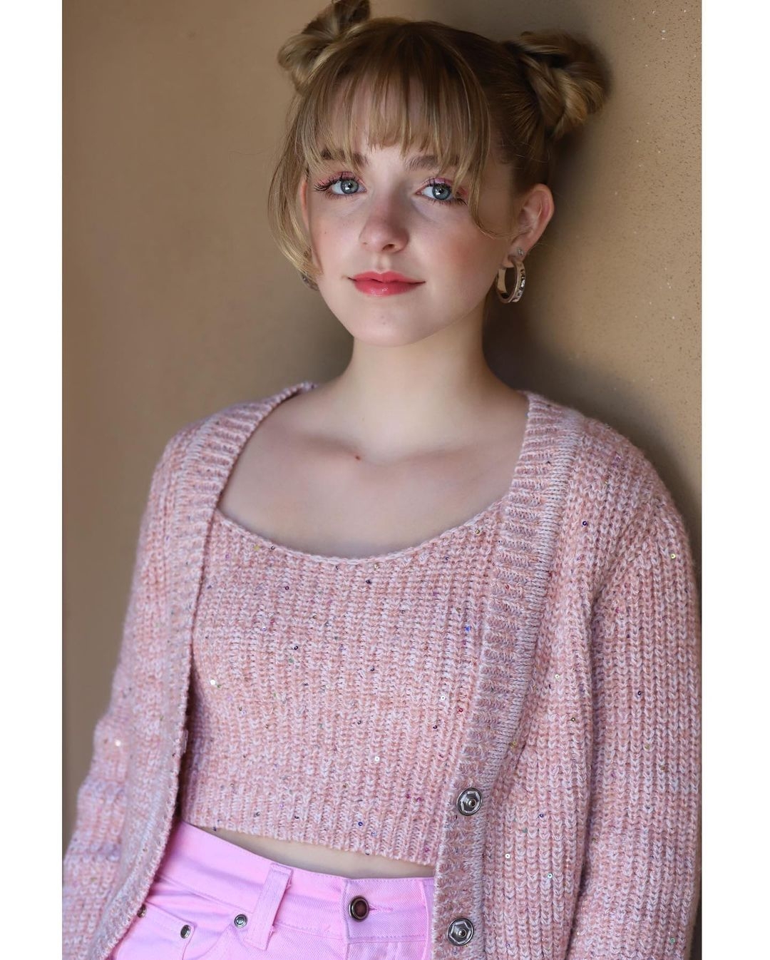 天才童星14歲近照流出,獲封「年輕版Emma Watson」,脫俗甜美外貌超驚艷,13歲就做製片人?