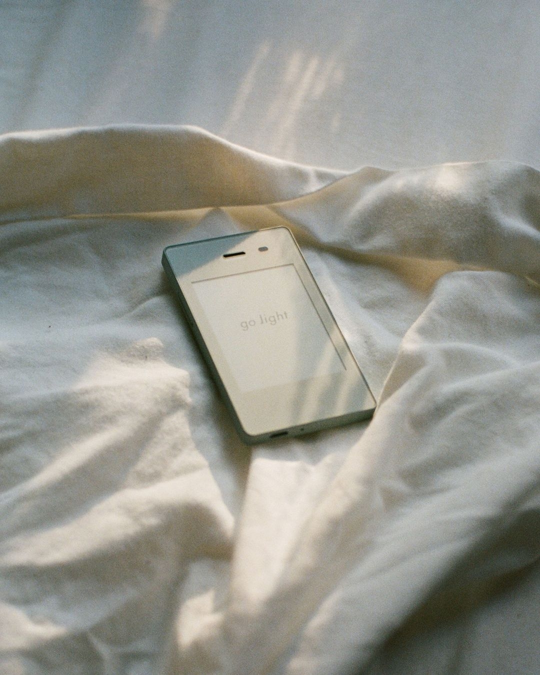 無相機、無社交平台,返璞歸真的「極簡手機」!助現代人逃離網絡世界,重回簡單生活