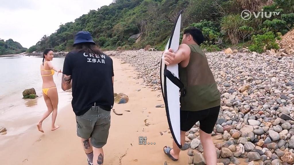 Liz是《最後一屆口罩小姐選舉》的入圍佳麗,以「肥妹」之名被選入「Dee哥Team」 五強, 身高170cm身材均稱,有著健康性感的形象。