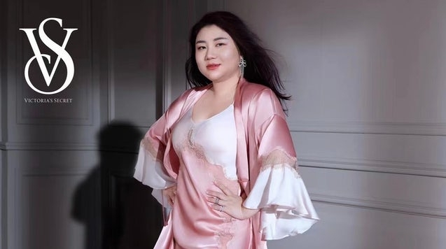 楊天真曾是當紅女星歐陽娜娜和鹿晗的經紀人。不過經過真人秀中擔任導師爆紅後,就轉型幕前直播界。