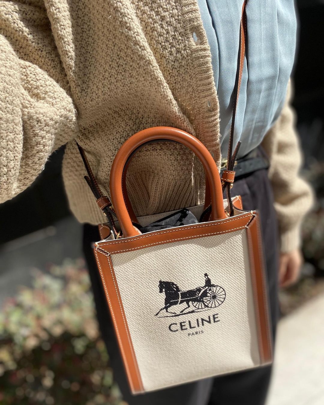 CELINE CABAS帆布袋落雨甩色？