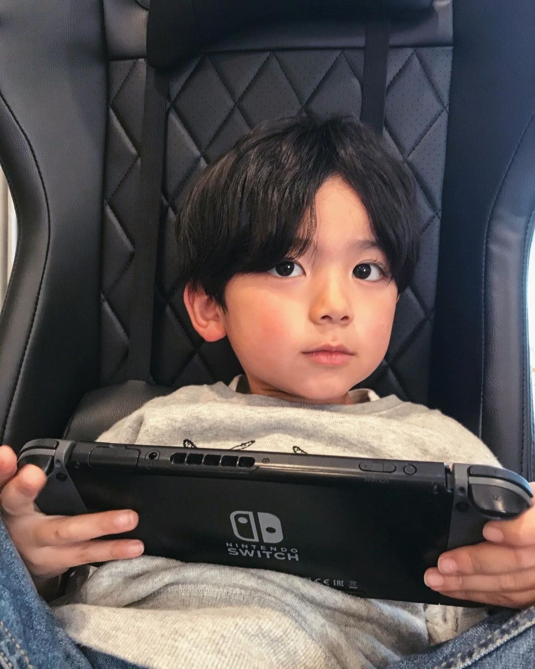 Ayato童年, Ayato長大, Ayato爸媽, Ayato父母