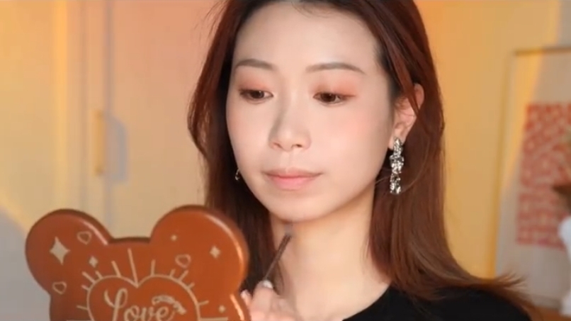 化妝改善凸嘴/下巴後縮/扁塌鼻/化妝修容唇妝秘訣/修容唇膏推介