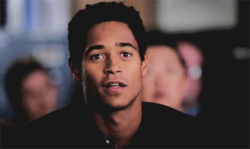 如今的Alfred Enoch,已經長到193cm高,更是一位劍橋高材生,現年32繼續留在演藝圈發展