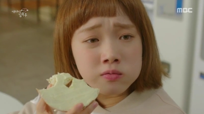 男生大為憤怒認為女友不尊重食物之餘,行為十分幼稚。