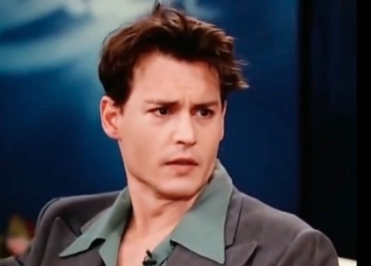 有網民就認為彭于晏新造型有點像Johnny Depp,和他的深藏不漏的眼神和魅惑的氣質有幾分相似