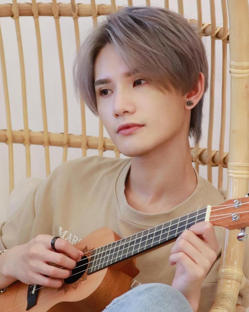 現年25歲的Mirror Jeremy李駿傑身高182cm，以前曾叫過Jeff，同學叫他「姐夫」，不過Jeremy表示很討厭這名字