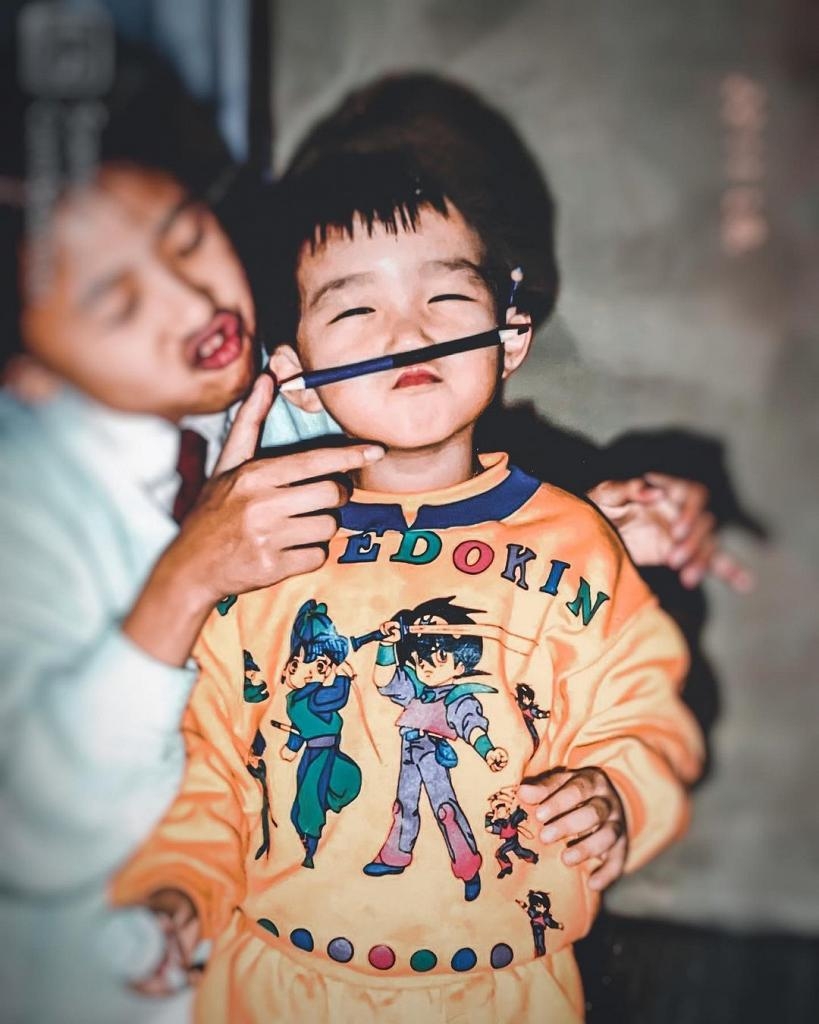 Mirror Alton王智德的童年照及參賽時造型照