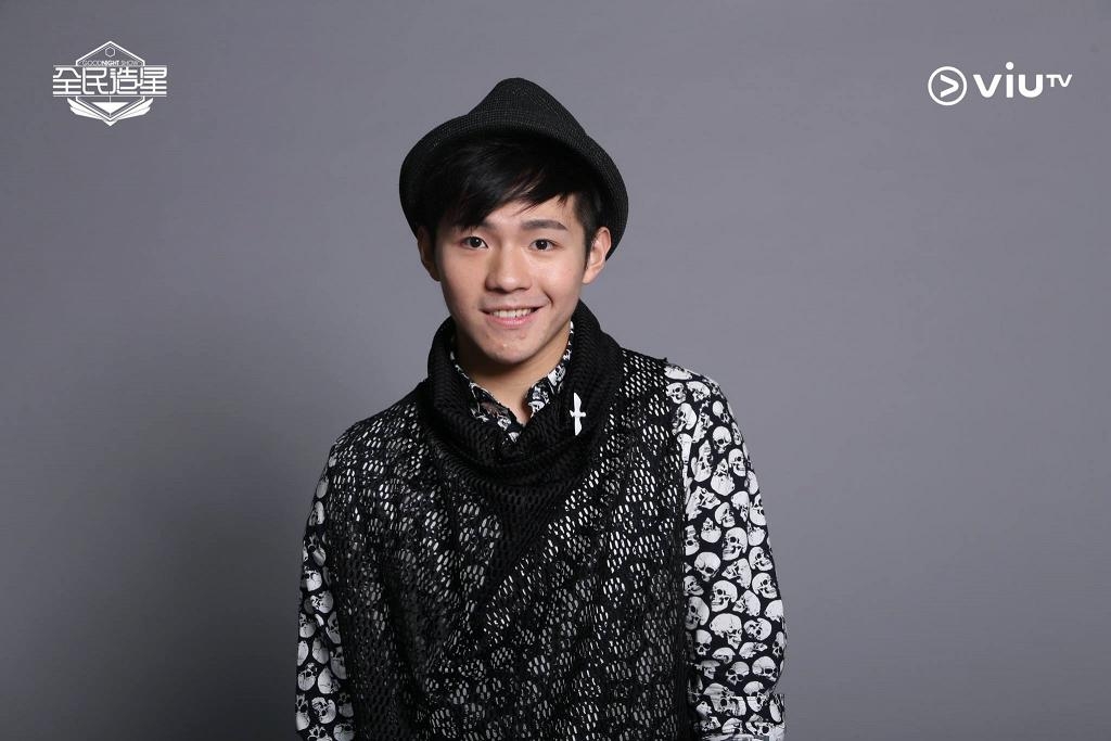 Mirror Ian陳卓賢當時的參賽造型照略帶嬰兒肥，但是就很有鄰家男孩的氣息，就是很平易近人的陽光男孩型。