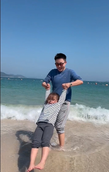 葉海洋也回應:「我作為一個女性,我在努力地去做到該做的,盡可能給她父親的愛,給她母親的愛
