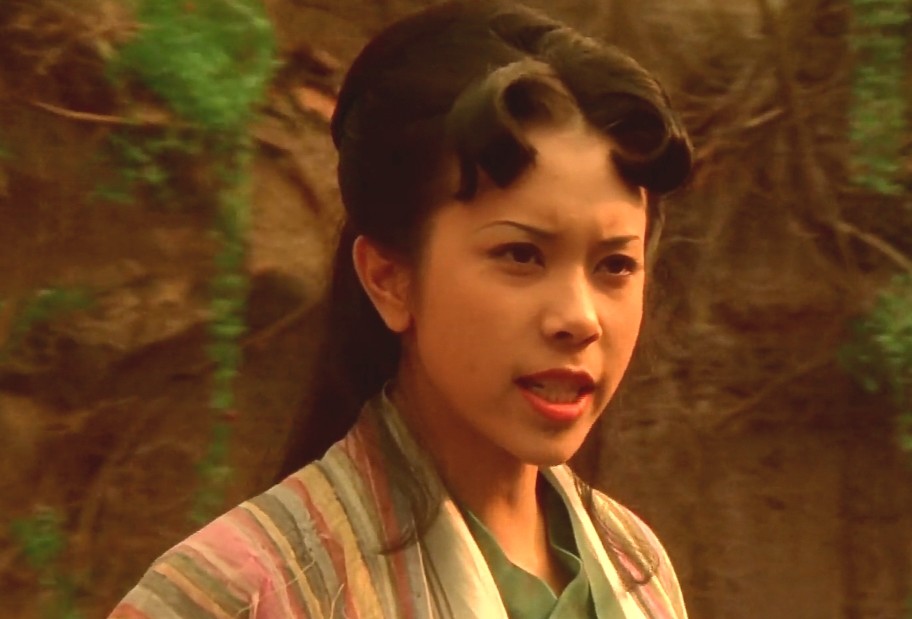 在古裝戲《大話西遊》中也只能飾演蜘蛛精,妝容並不甜美卻演活了邪惡的角色。