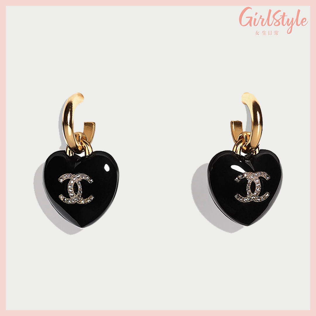 【名牌飾品2021】Chanel 綴水晶黑色心形金屬耳環