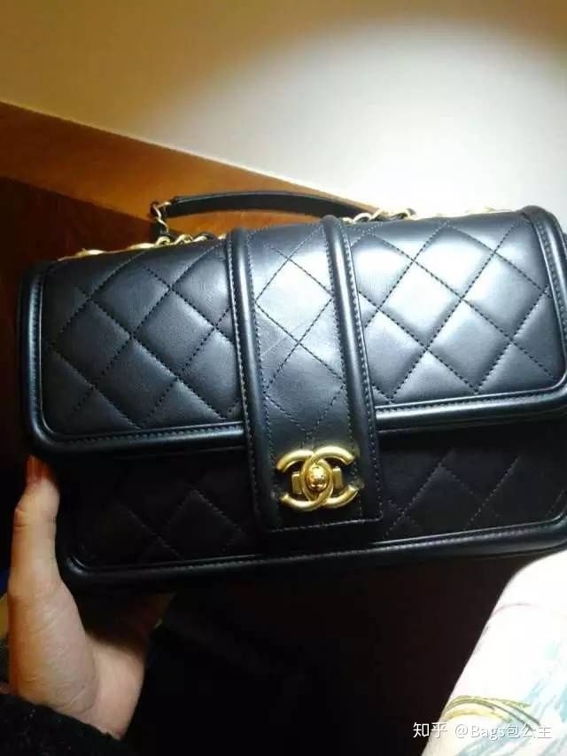 名牌手袋甩色保養