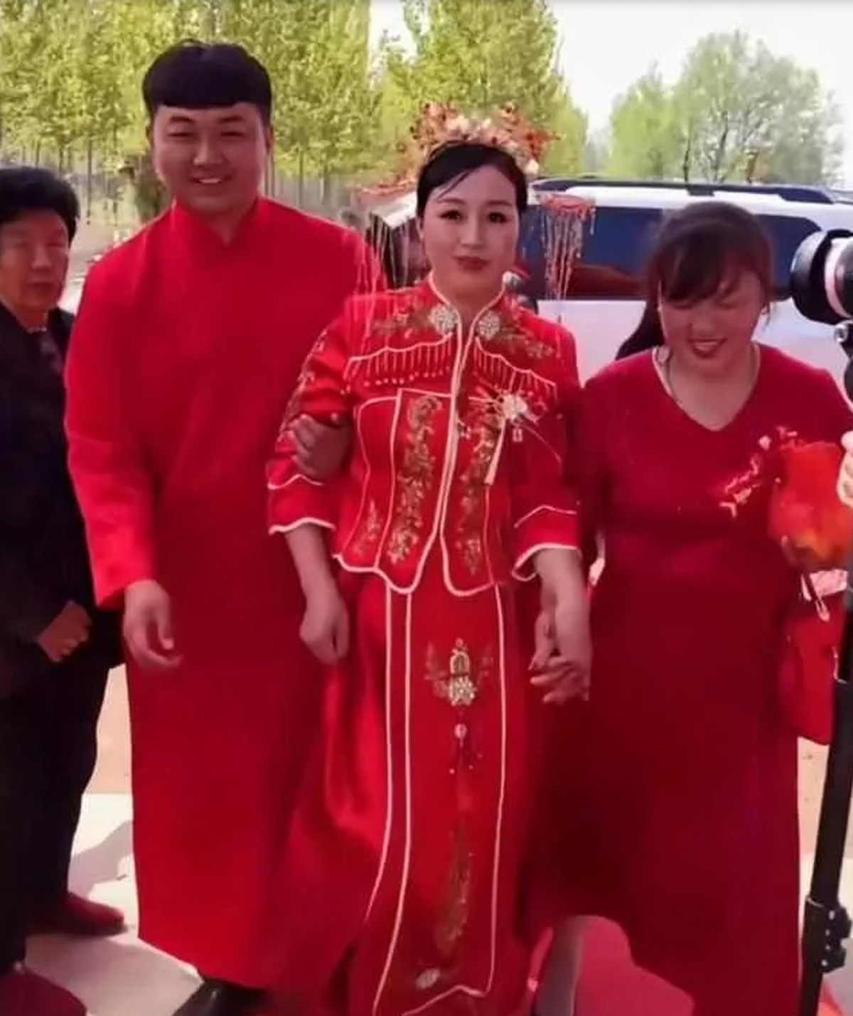 大陸一對母子戀決定拉埋天窗,證明真愛無分年齡!