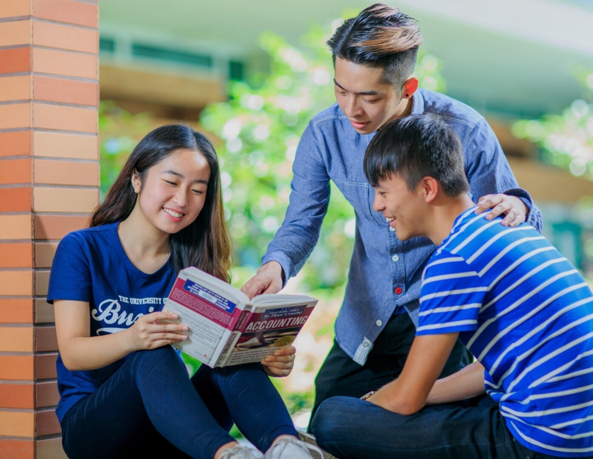 Mirror Edan呂爵安在4年前大學時期拍攝的宣傳照被翻出,俊俏外表再次引起網民熱烈討論