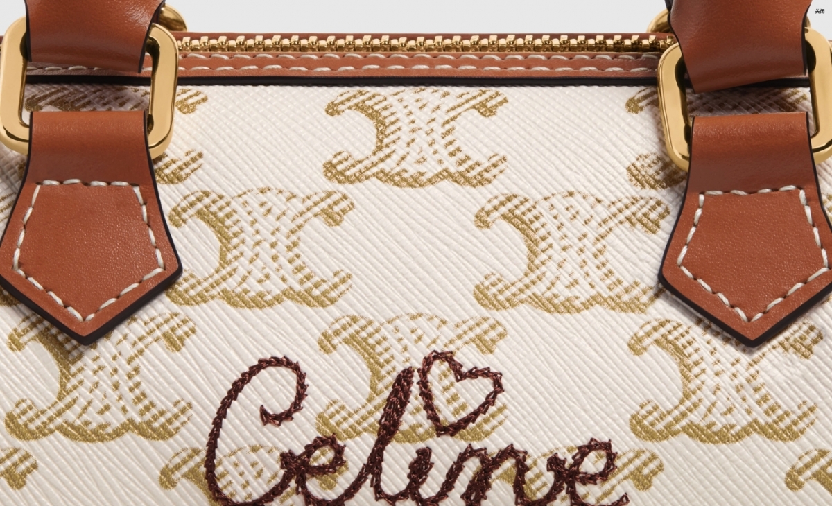 【CELINE手袋2021】520限定愛心刺繡款/奶油白色老花Triomphe Canvsa手袋